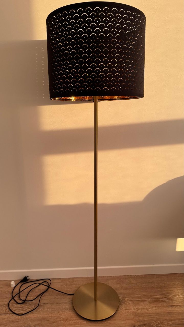 Lampa stojąca podłogowa Ikea jak nowa