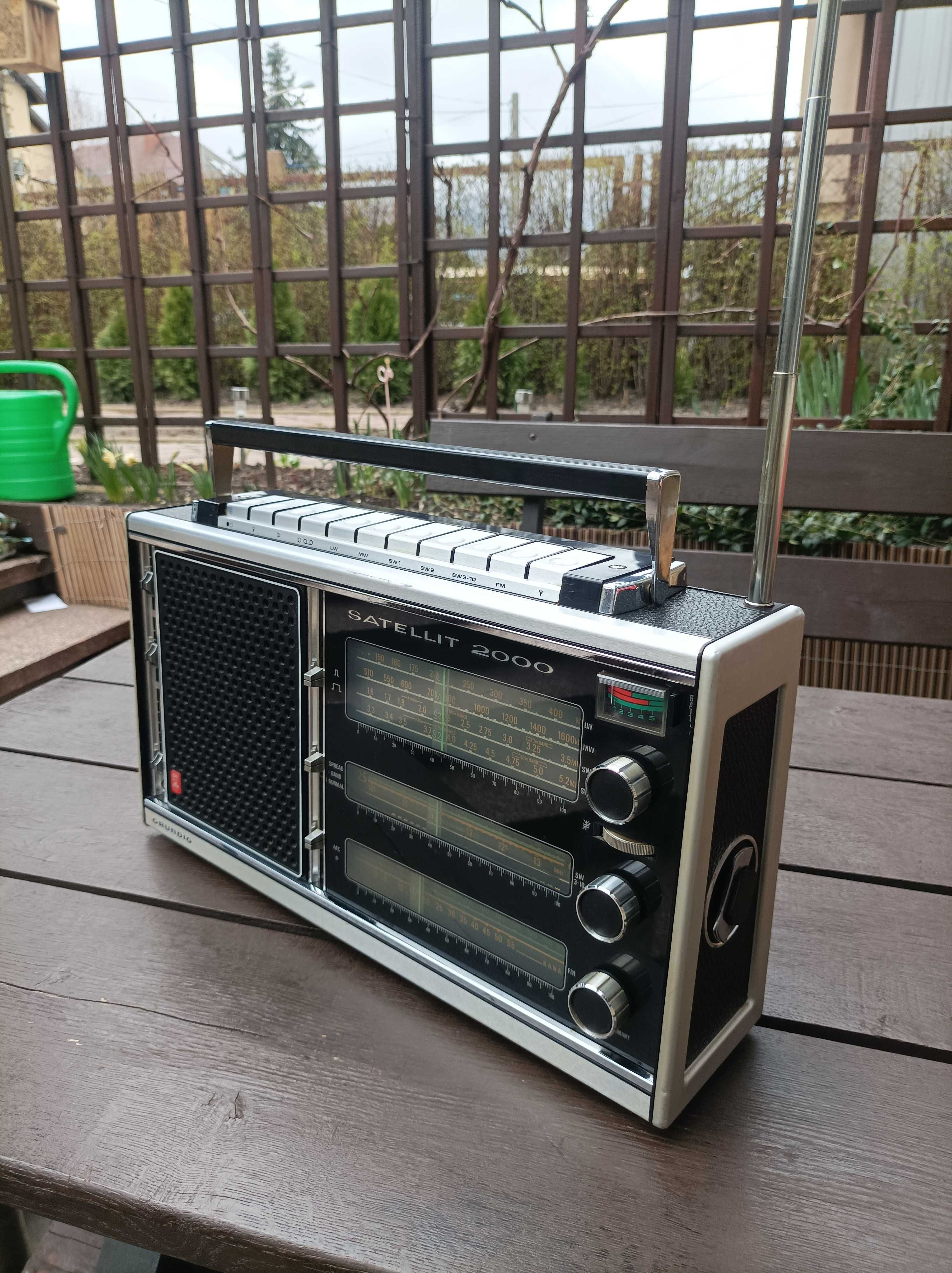 Grundig Satellit 2000 niemieckie radio 70,s