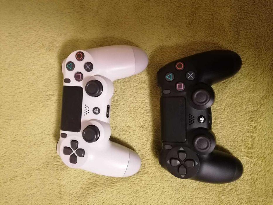 Konsola PS4 Slim 512+2 pady+2 gry