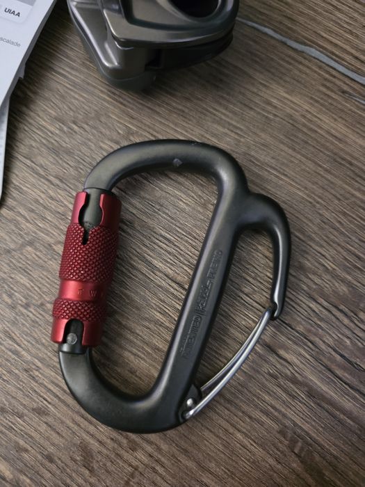 Zestaw Petzl Grigri+ oraz karabinek Freino