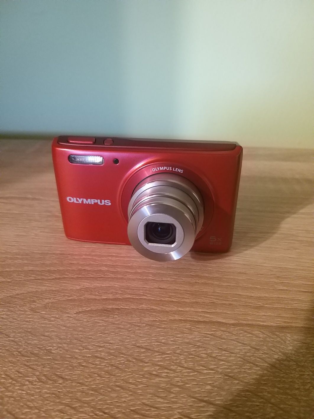 Aparat cyfrowy Olympus VG-180 kolor czerwony