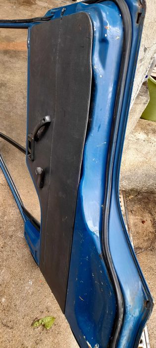 Portas da Toyota Dyna duzentos e cinquenta