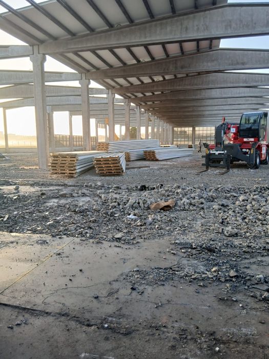 Płyta warstwowa dachowa  gr 40mm mm  dł 925cm  777m2