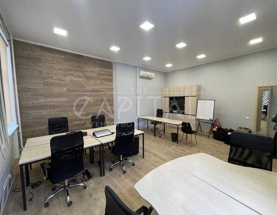 Офіс з паркомісцями в центрі • 73 м² • Пирогова 3