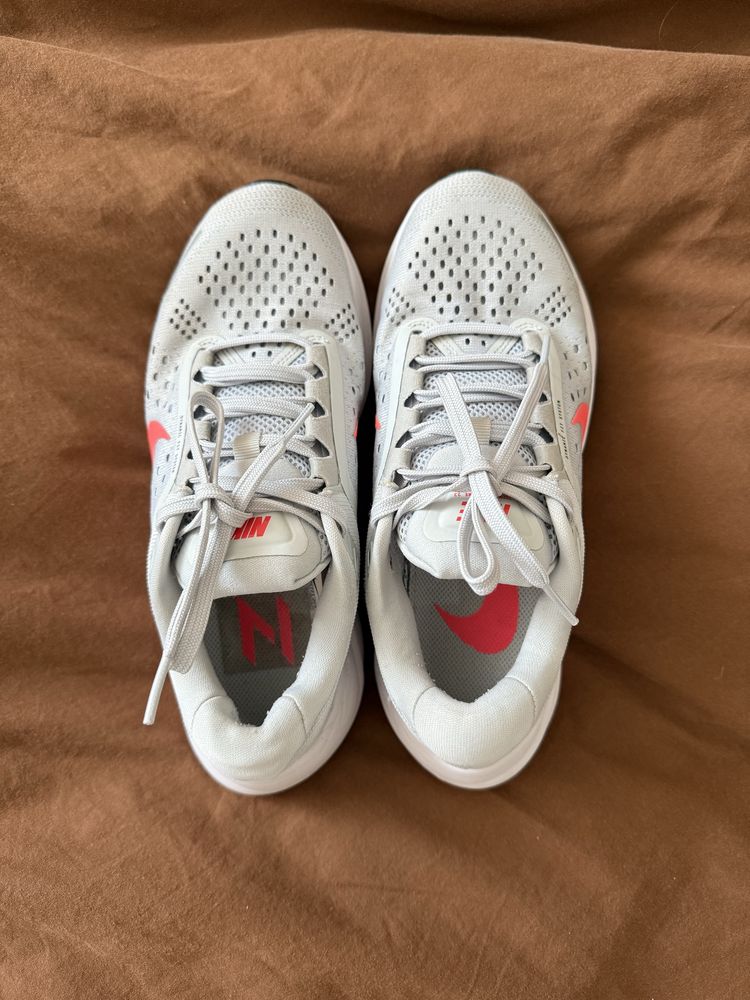 Кросівки жіночі літні Nike AirZOOM Structure 23 CZ6721-009 р.37,5 білі
