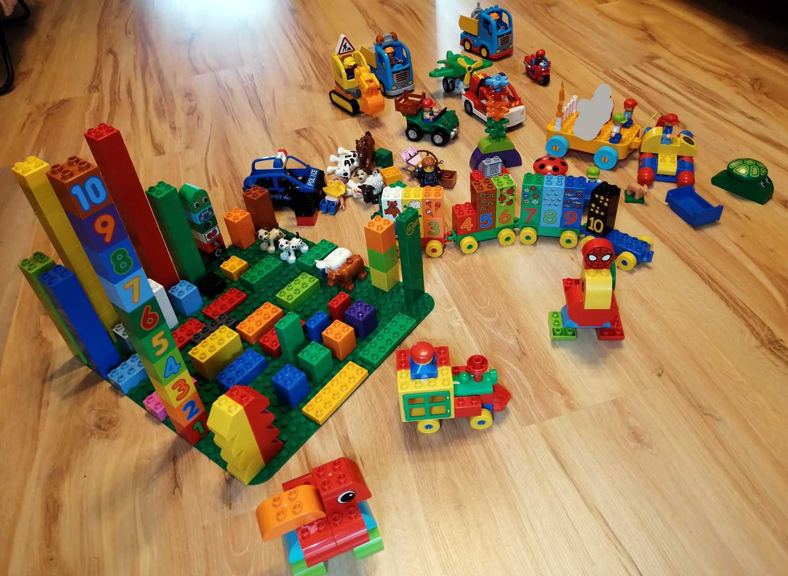 Lego Duplo zestaw z dużą płytką konstrukcyjną