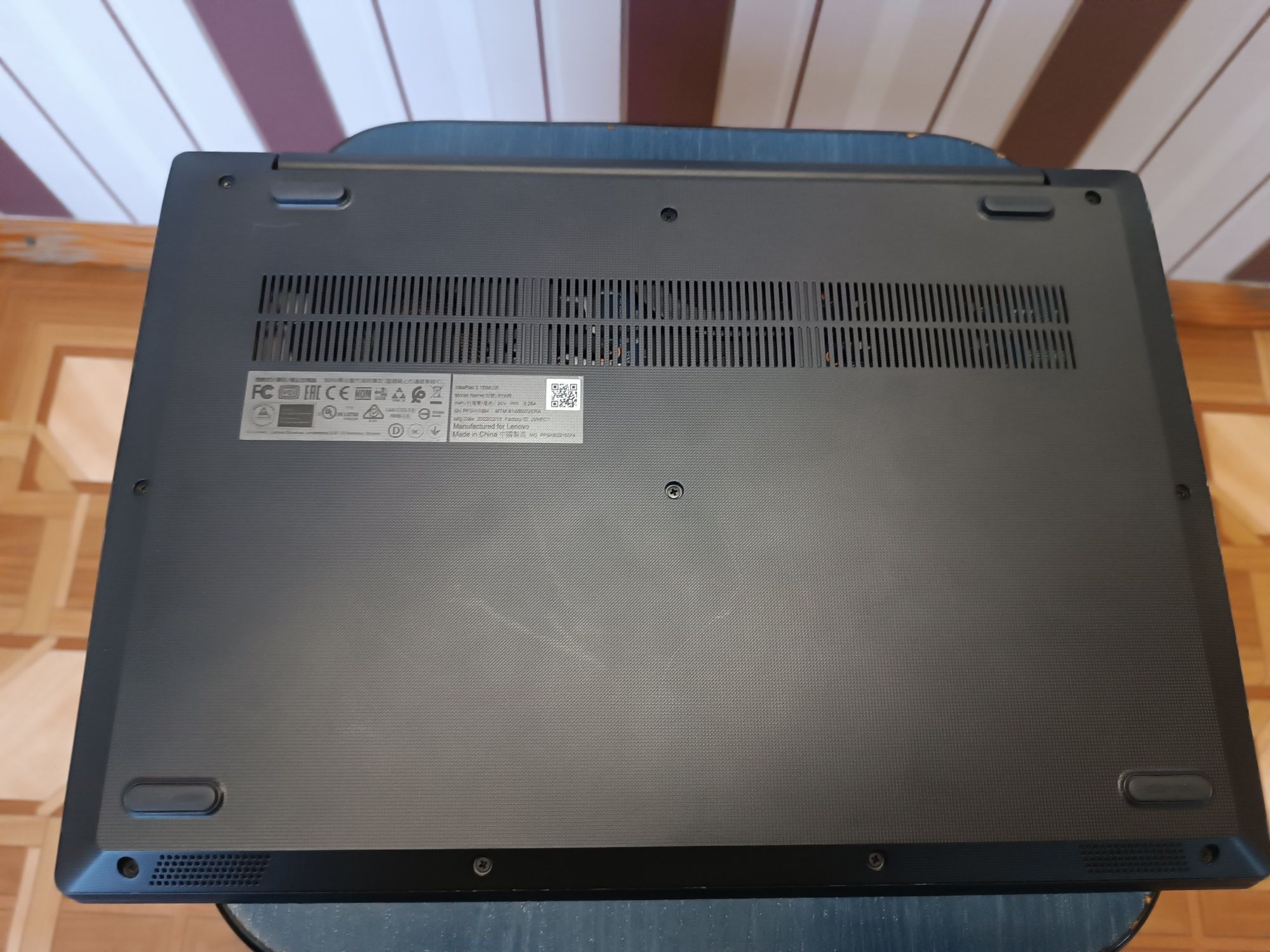 Ноутбук Lenovo IdeaPad 3 15IML05

Характеристики 

 •Діаг