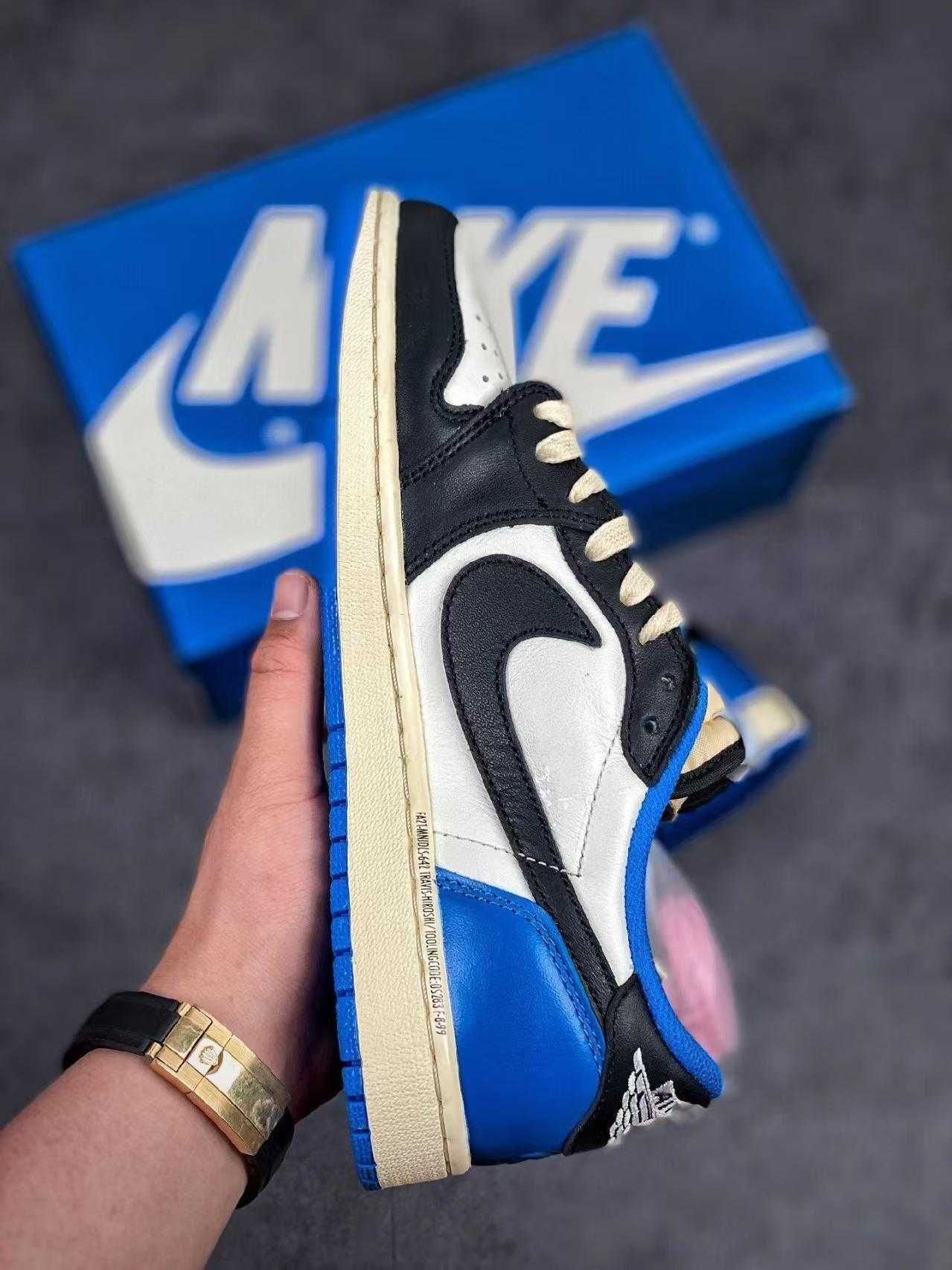 Jordan 1 Retro Low OG SP Fragment x Travis Scott R.39