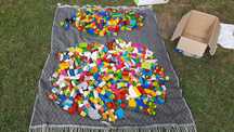 Okolo 9,3 kg klocków LEGO Duplo budowlanych