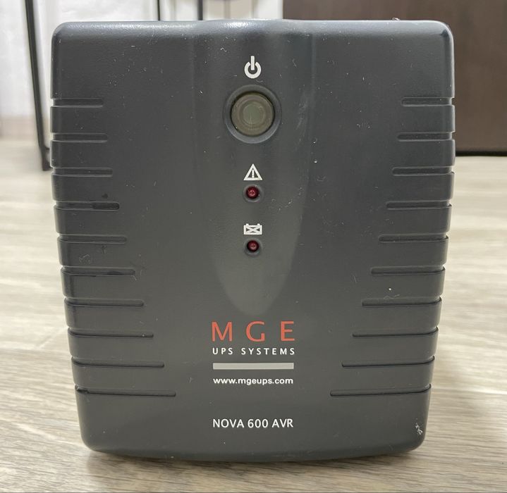 Джерело безперебійного живлення MGE NOVA 600 AVR / безперебійник / дбж