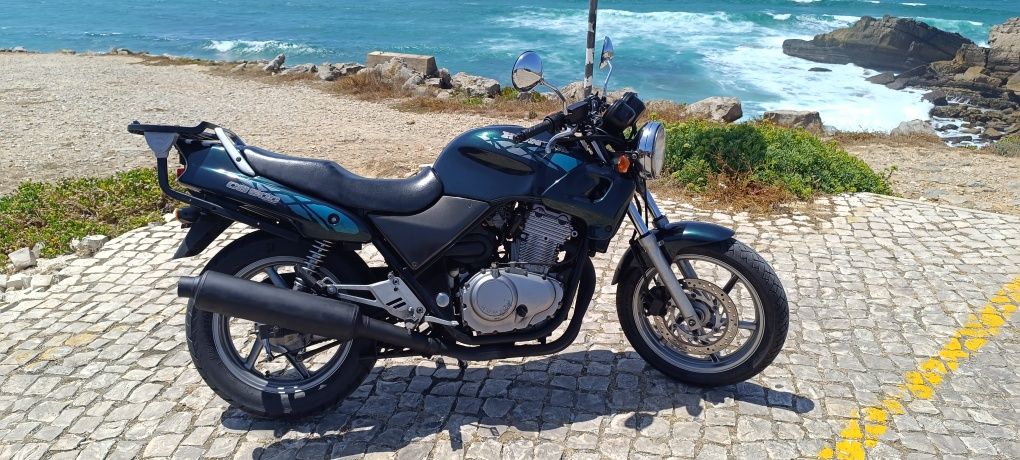 Honda CB500 impecável