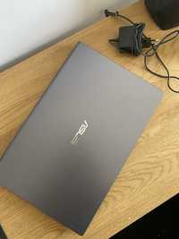 Szary laptop Acer