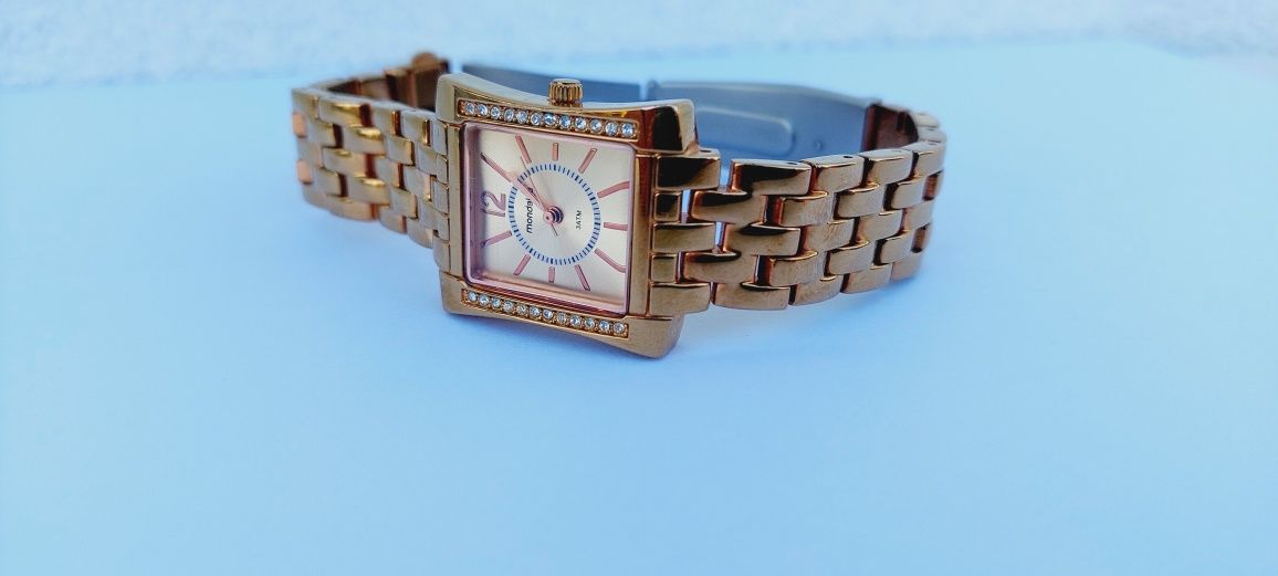 Piękny zegarek Mondaine z kryształkami.