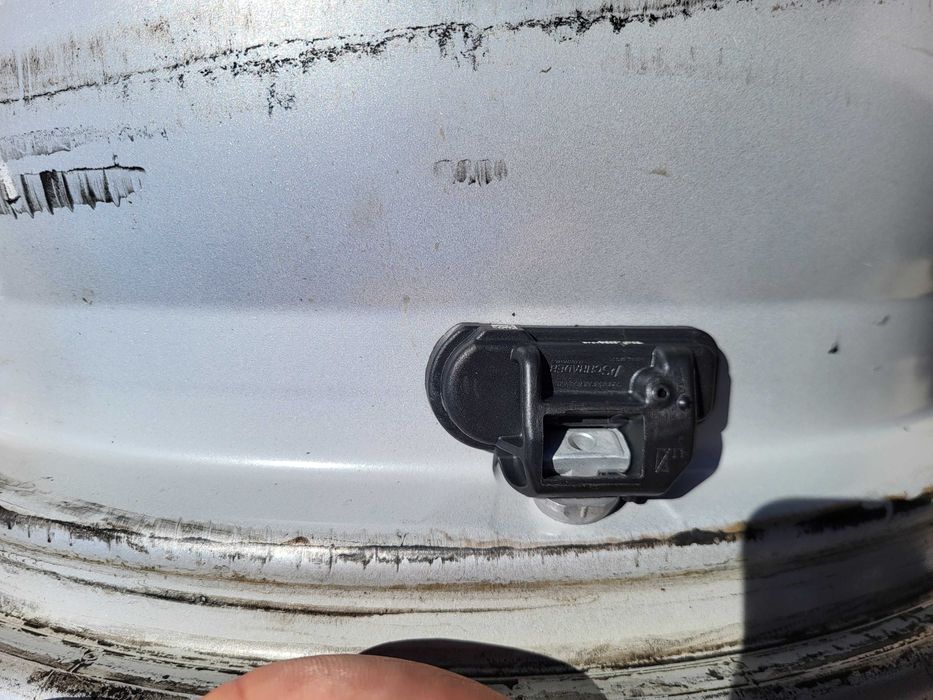 [909] Felgi aluminiowe 17 Cali 5x112 ET35 AUDI A3 A4 A6 + CZUJNIKI