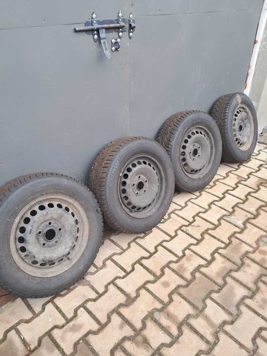Opony Zimowe JAK NOWE, 195/65 R15 z felgami stalowymi 5x112, 2023r