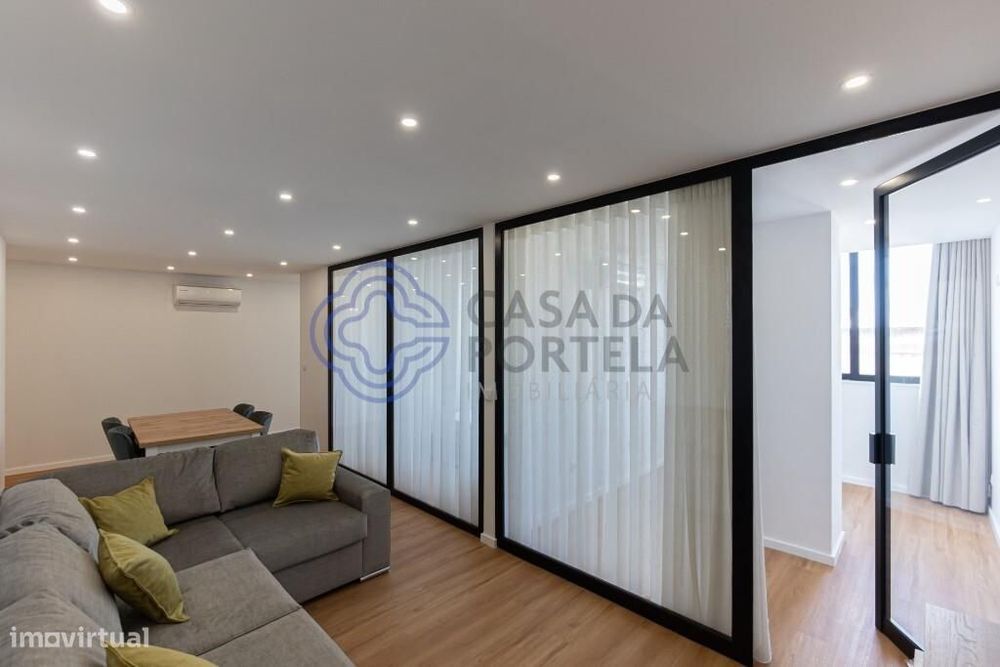 Apartamento T2 remodelado Centro do Porto Junto ao Bessa