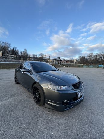 Автомобіль. Honda Accord 7