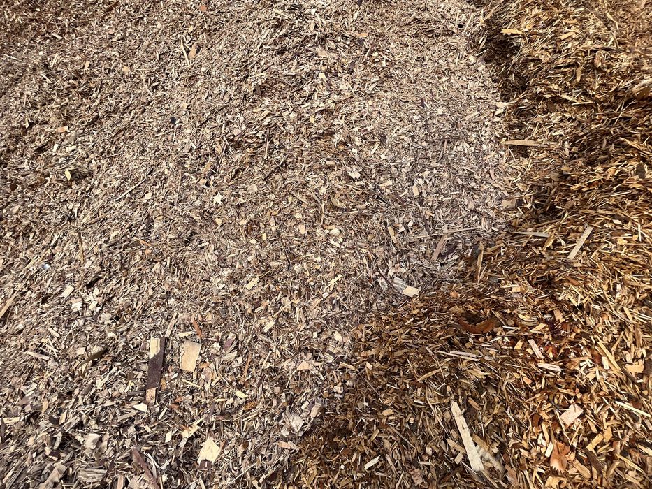 Щіпа тріска паливна щепа тирса дрова брикет пелета паливо