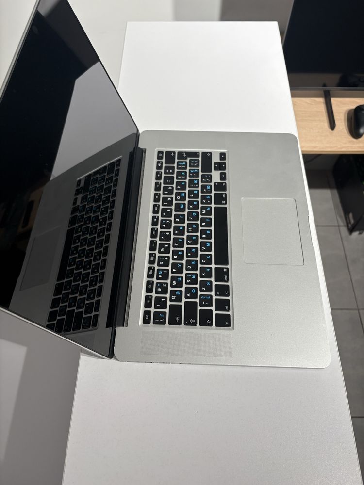 MacBook Pro 15” — ідеальний для роботи та творчості!