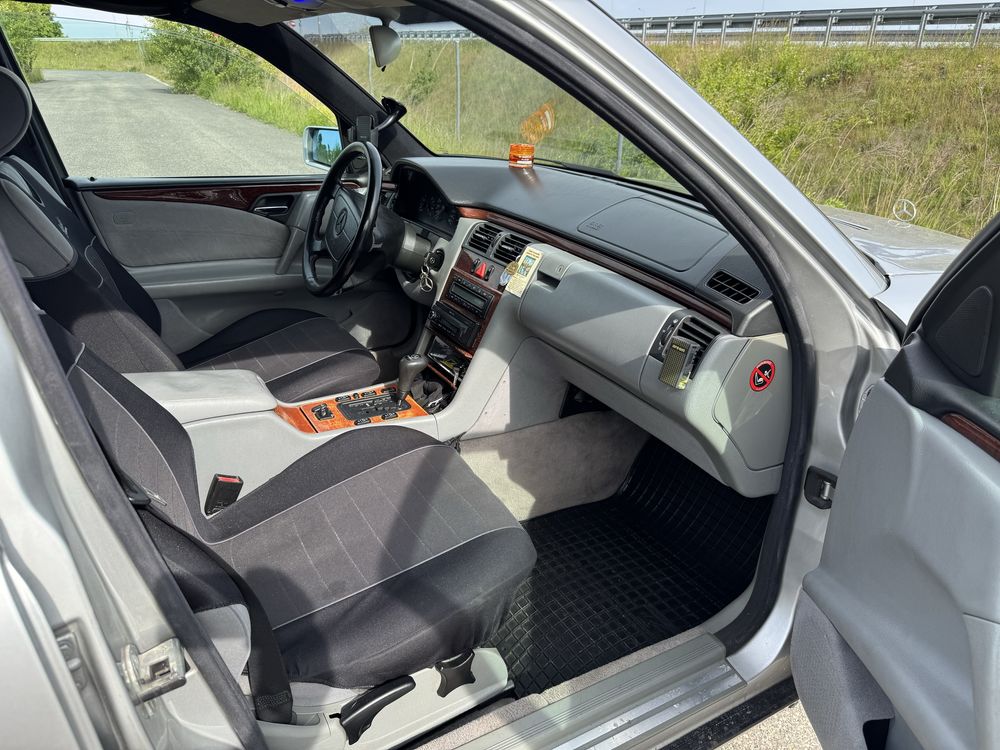 Mercedes E300 Zapraszam