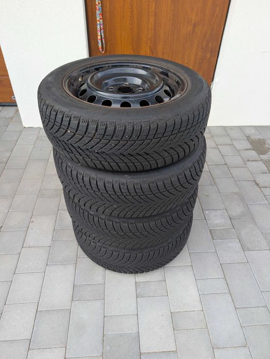 Opony zimowe Goodyear 205/55r16 2024r z felgami 5x114.3 TPMS Toyota