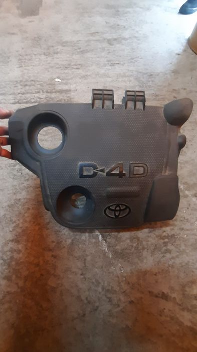 Кришка двигуна Toyota Uaris d4d