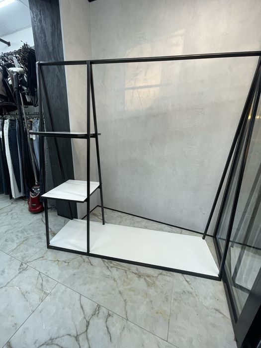 Стійка для одягу