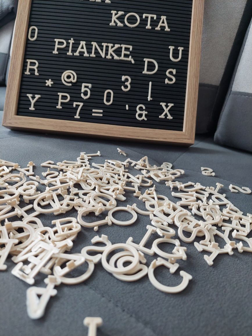 Ramka analogowa z literkami