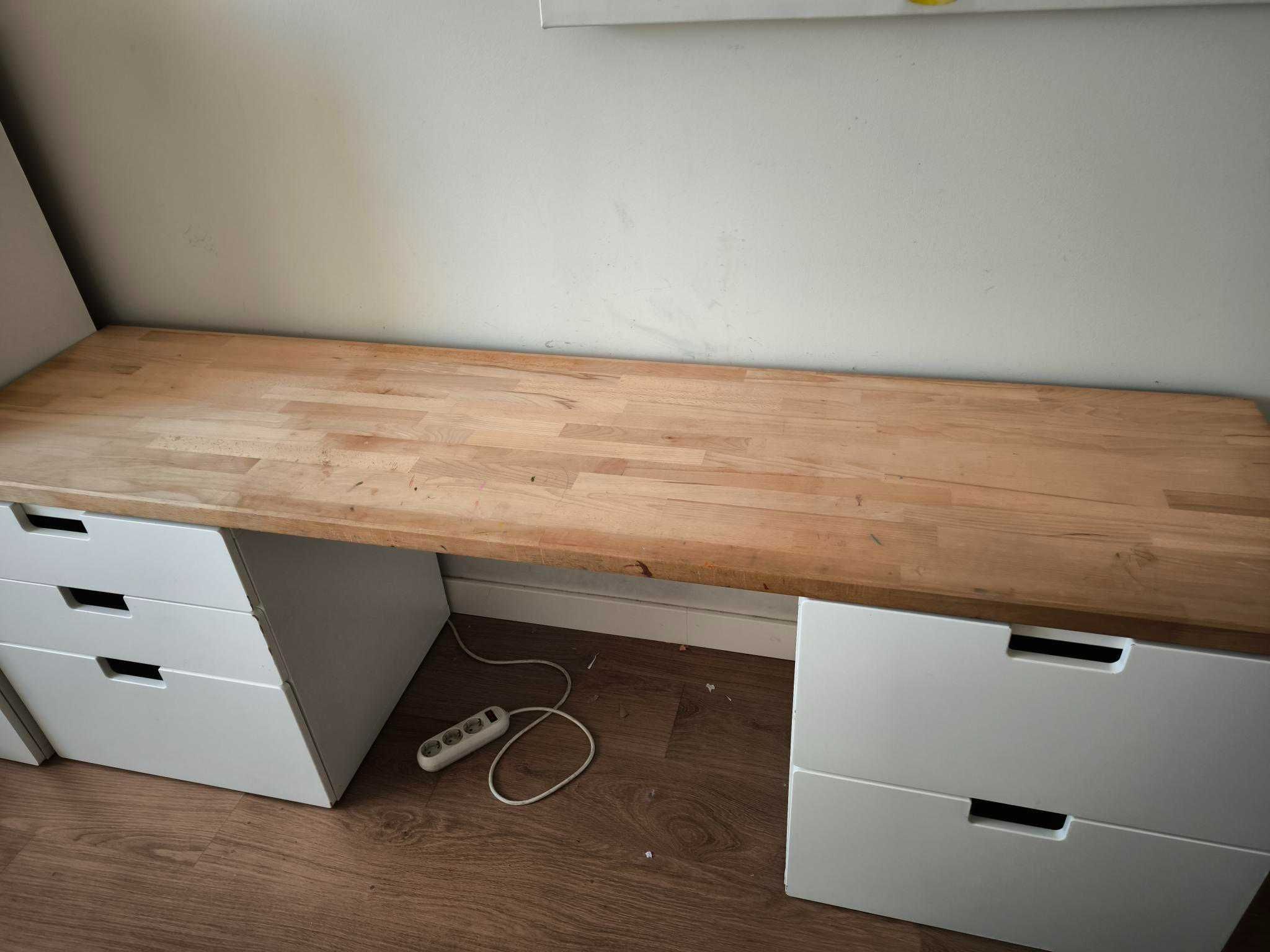 Secretária Criança com móveis IKEA