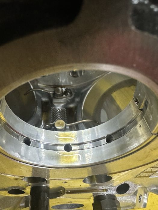 Двигун bmw n63b44 по детально