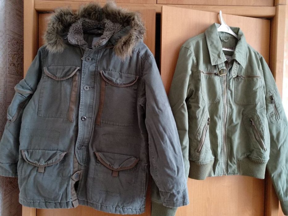 Куртка с капюшоном ветровка