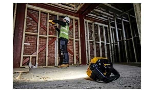 Lanterna LED Compacta XR 18V/12V Dewalt DCL077