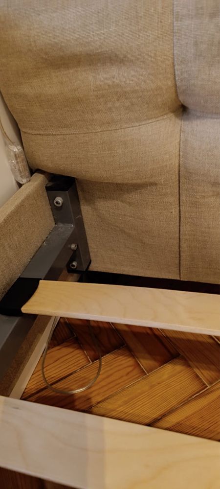 Estrutura de cama de casal em linho