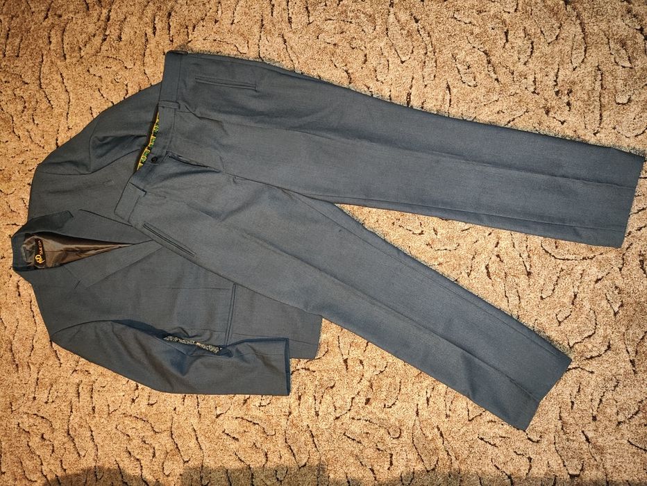 Męski garnitur 176/100 młodzieżowy