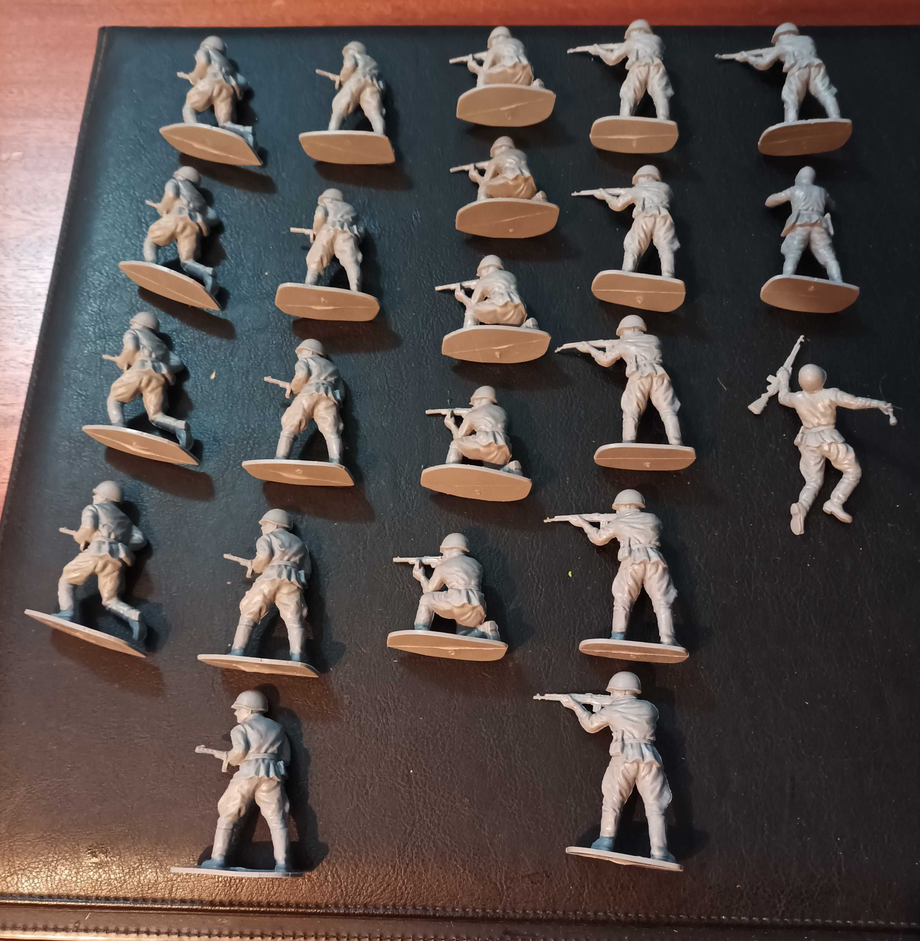 22 figuras em plástico, infantaria russa ww2, escala 1:32