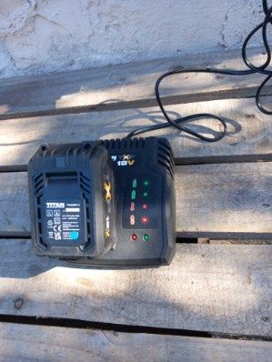 Kosiarka akumulatorowa Titan TTI836LWM 18V 5.0Ah