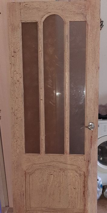 Дверь (идеальное состояние) дерево (коробка,наличник,ручка,петли)