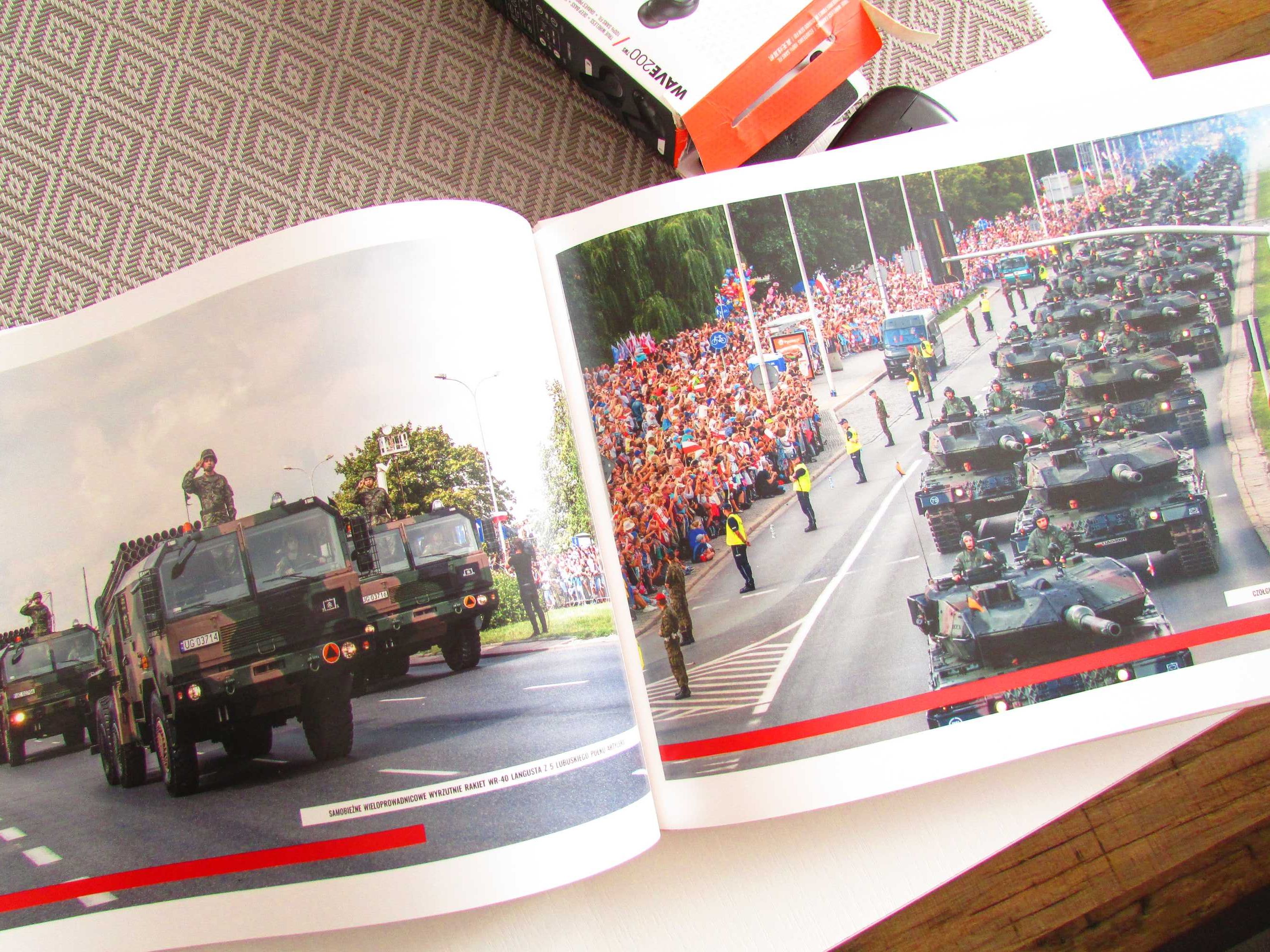 Album Wielka defilada Niepodległości - wojsko, zdjęcia - 84 strony.