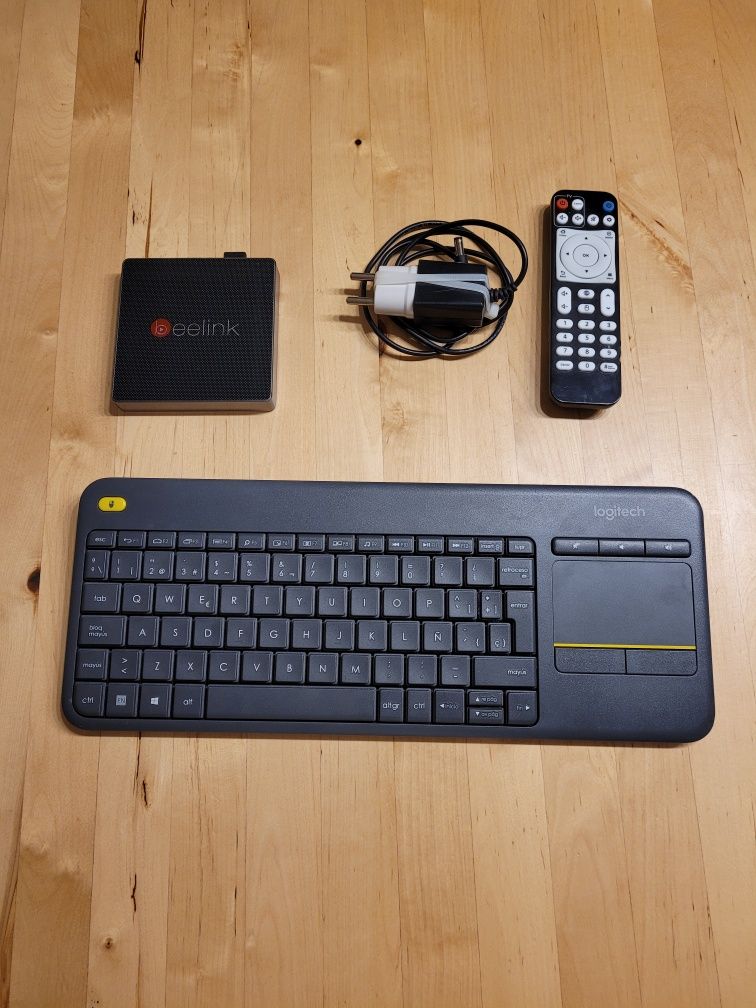 Beelink GT1 + Teclado Logitech