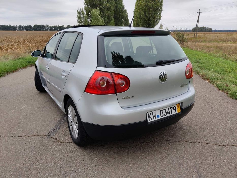 Volkswagen Golf 5. 1,6 mpi