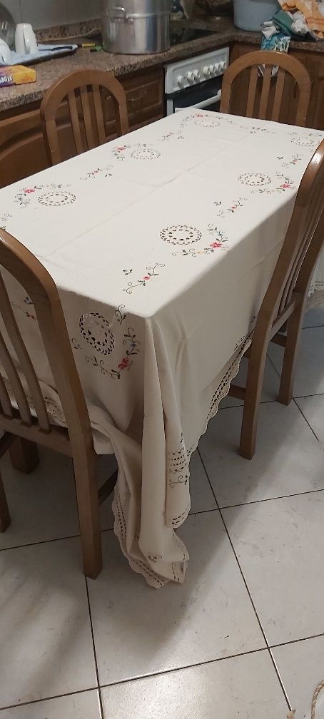 moveis de sala e toalhas de linho