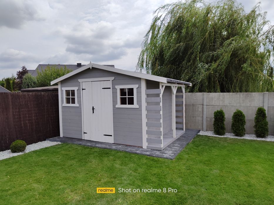 Domek z drewutnia montaż transport