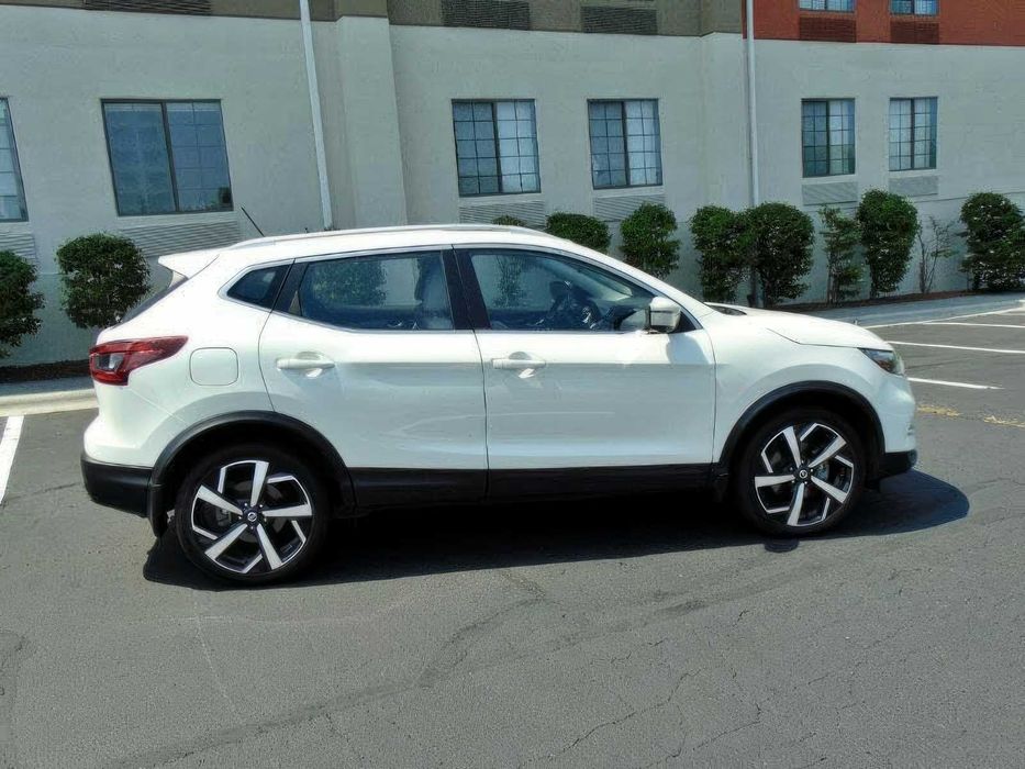 Nissan Rogue      2021
