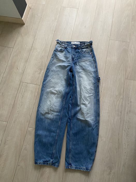 сині джинси bershka