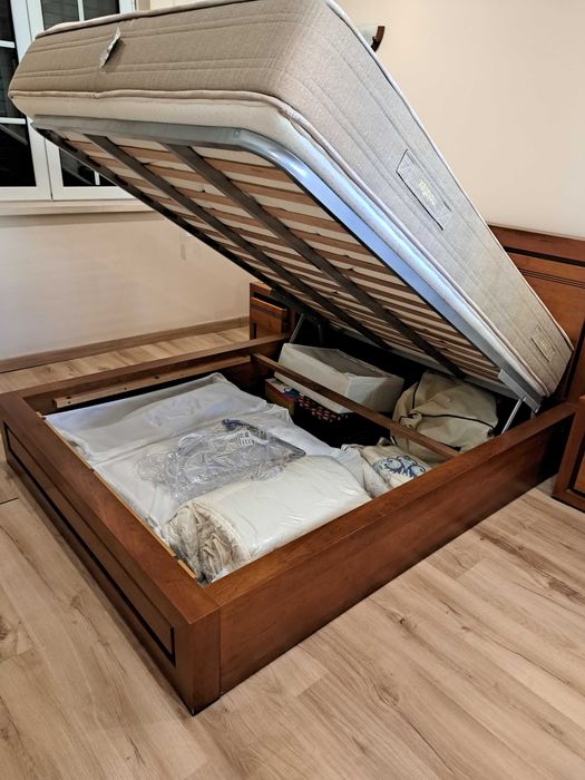 Quarto de Casal como novo adquirido em Paços de Ferreira