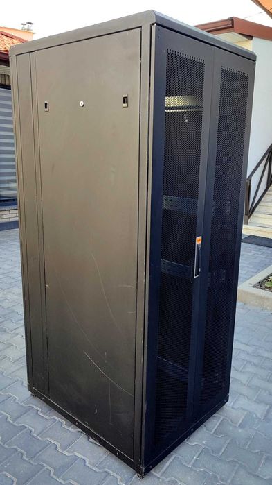 Серверна шафа ESTAP 19" 42U 800x1000мм перфор. двері, на колесиках
