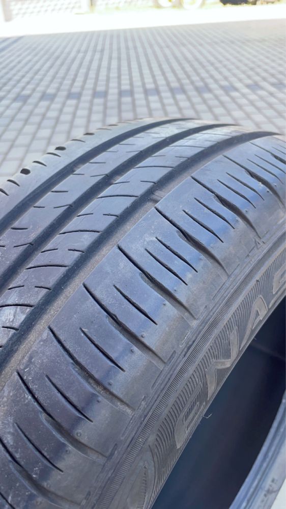 Opony Dunlop 215/60R16