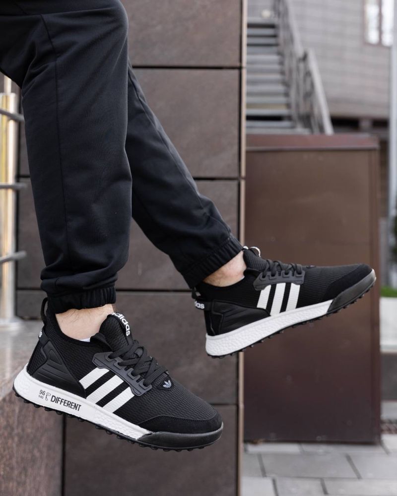 Чоловічі кросівки адідас Adidas Different Black White 40,41,42,43,44