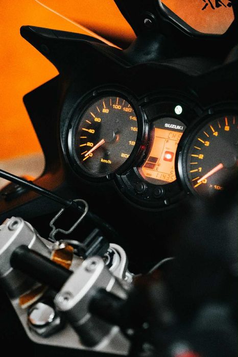 Suzuki V Strom DL 650 top case givi