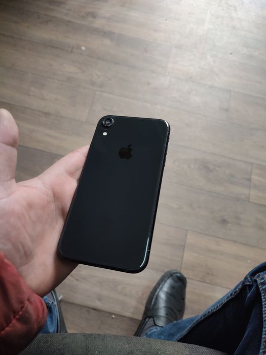 iPhone XR читайте описание